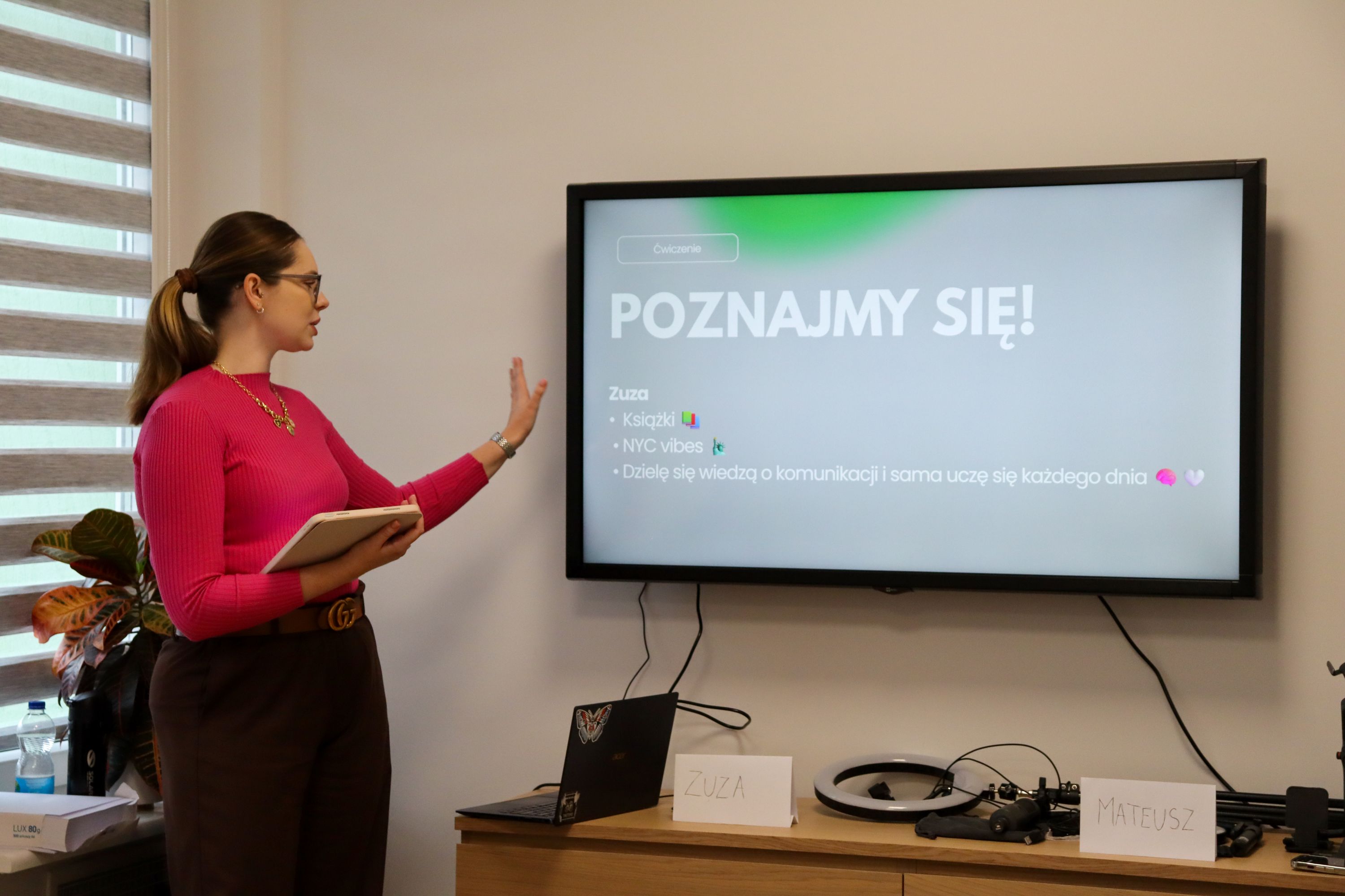 Prowadzący warszaty dla młodzieży. Fot. Archiwum UML